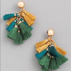MINI TASSEL DROP EARRINGS